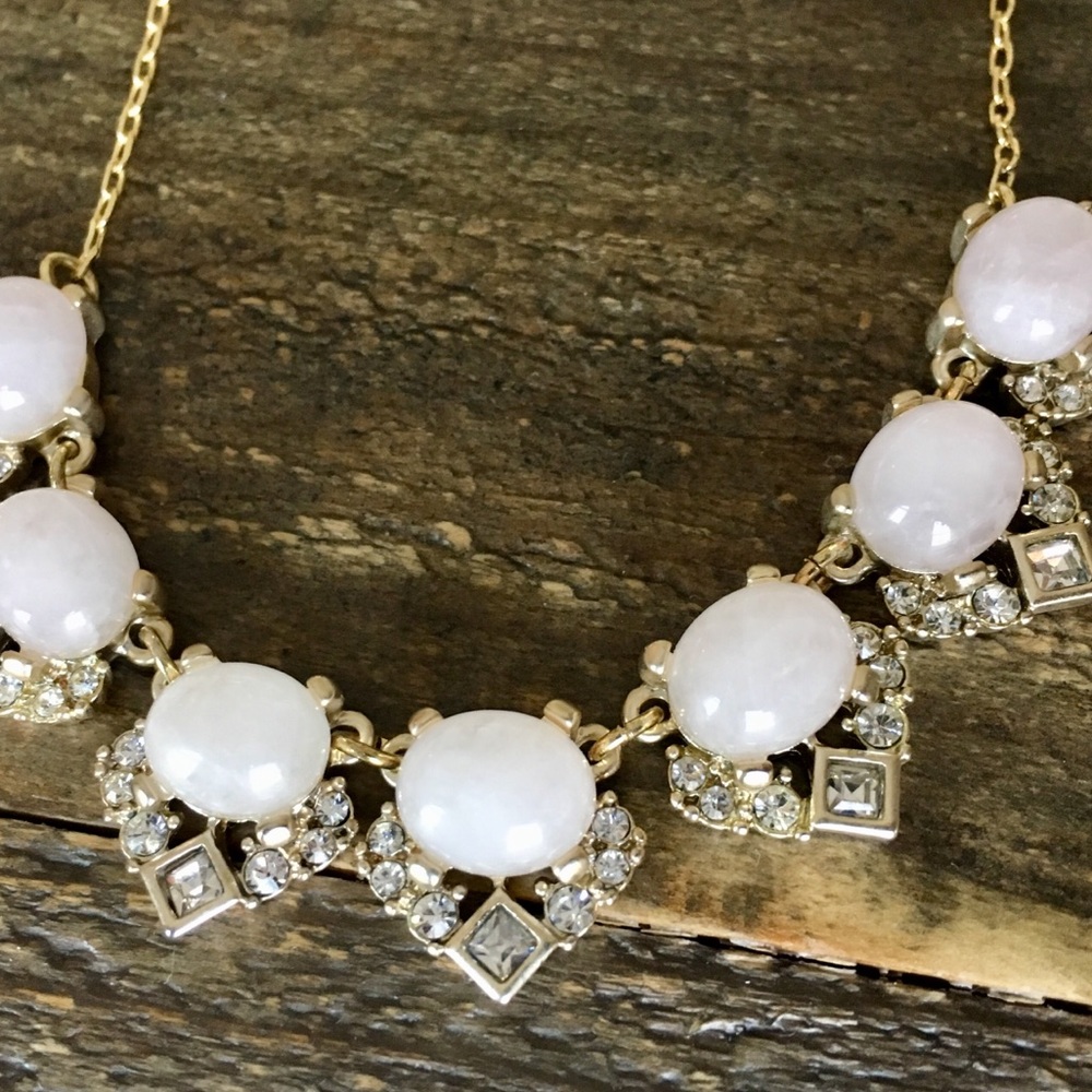 Ann Taylor LOFT Necklace